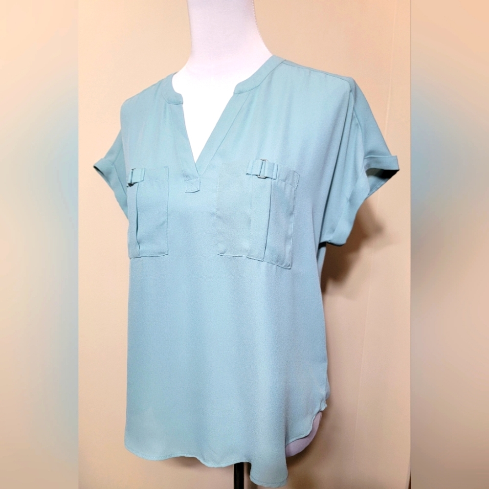 NWT Maurices Size S Atwood Short Sleeve Utility Blouse Faux Pockets Light Green